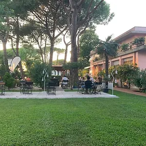 Hotel&restaurant Storyville 3*, Cinquale Italie